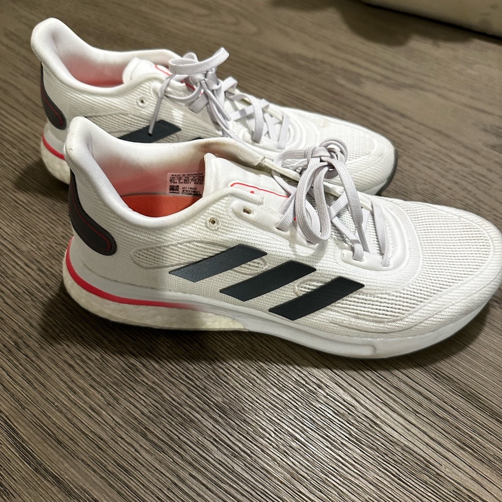 Adidas tennis shoes, 8.5